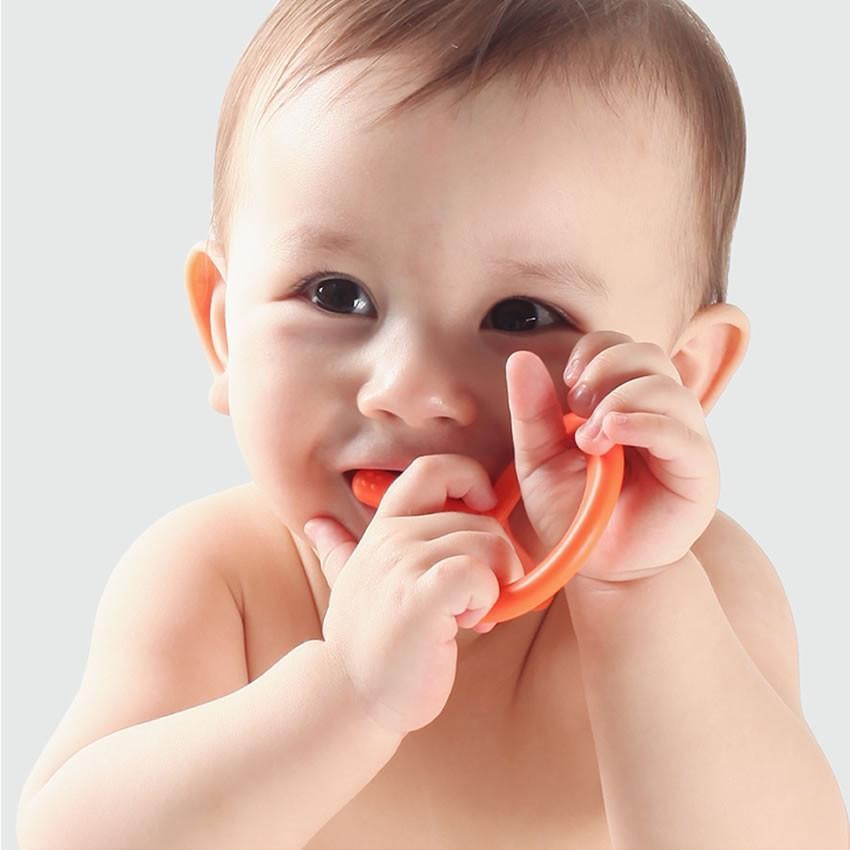 Comotomo Silicone Teether Mainan Gigi Bayi Aman BPA Free