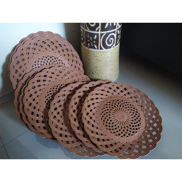 Piring Rotan Plastik Motif Anyam Warna