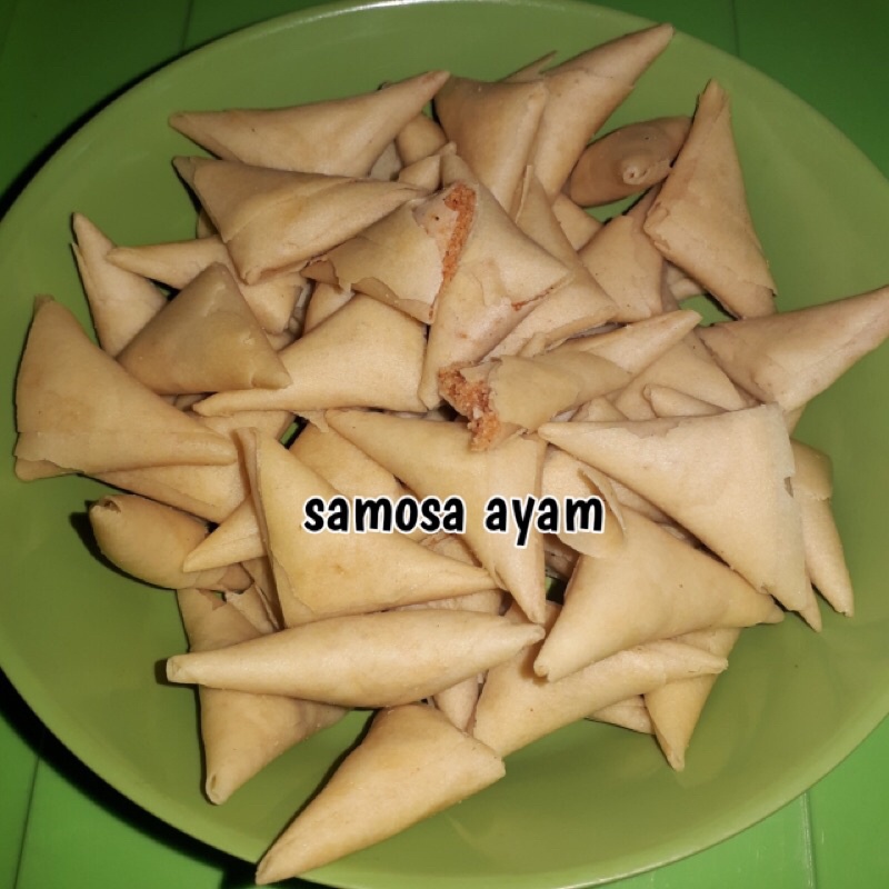 

samosa kering abon ayam (250 gram) snack kiloan/cemilan /makanan ringan