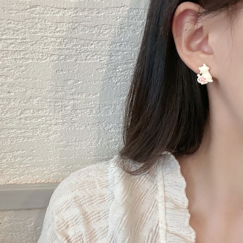 Anting Tusuk Asimetris Motif Kucing / Bunga Lucu Untuk Wanita