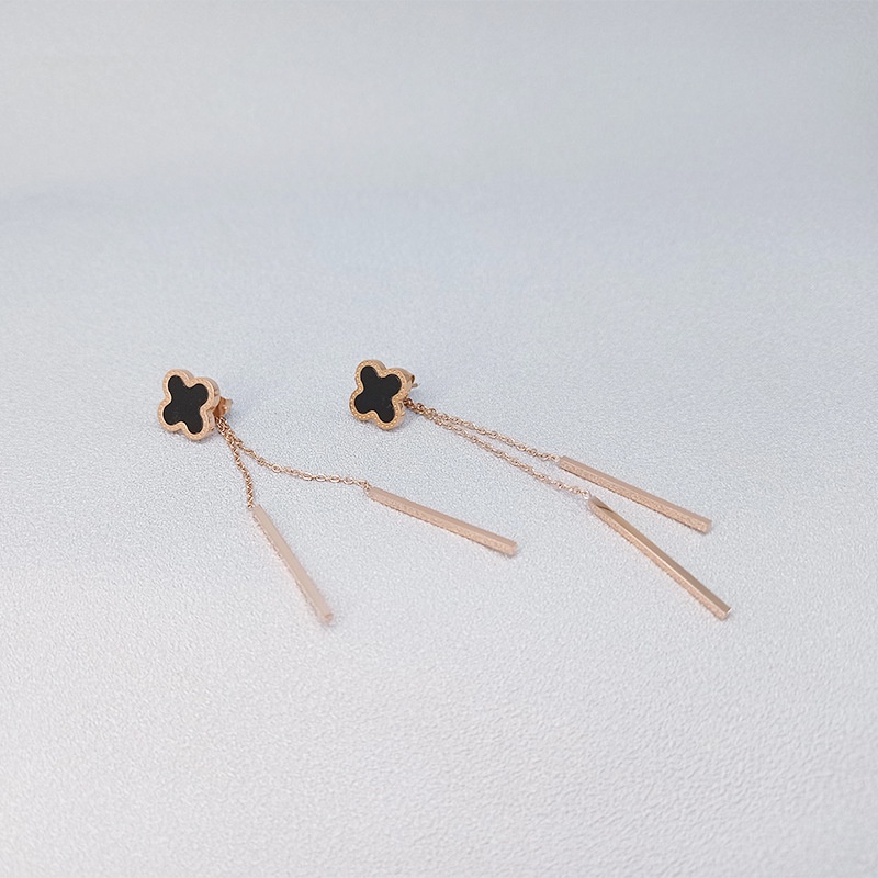 Anting clover juntai titanium anti karat korean style model terbaru - ercassia