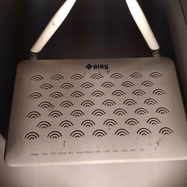 ZTE ZXHN F660 play media modem router acces point