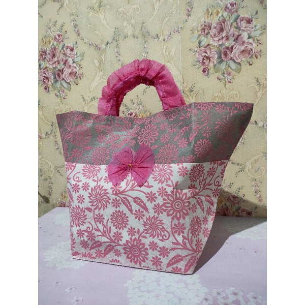 Tas hajatan Sahrini tebal kaku Motif Bunga uk 22x22