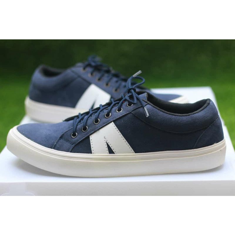 BLACK MASTER ARL LOW - Sepatu Sneakers Kasual Pria Ariel Noah Arl Low Suede Murah