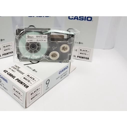 

✼ Tape Label Casio Black Ink White XR-9WE1 Label Casio 9mm (Putih) ❈