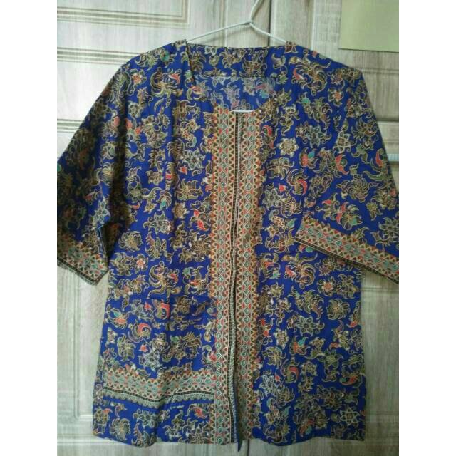 Blouse batik kerah bundar