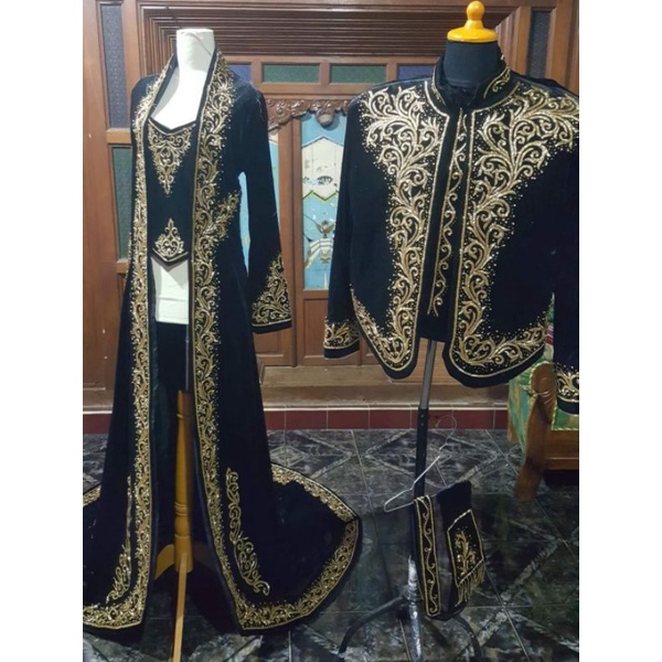 kebaya dan beskap bludru/ baju pengantin jawa/ beskap soloan/ kebaya kutubaru