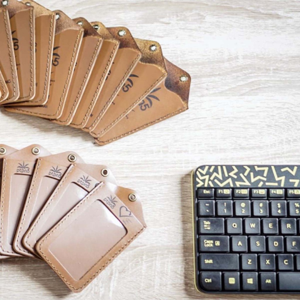 

[FREE GRAFIR] ID Tag Holder E |tanda pengenal|kartu nama|identitas diri|kulit asli|ktp|card holder