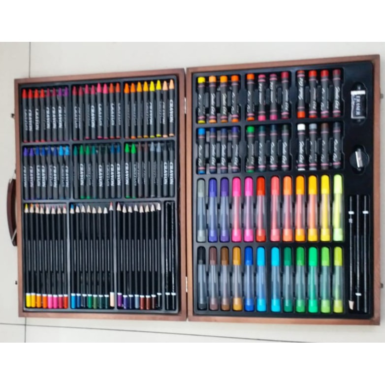 

CRAYON SET / MEWARNAI ANAK SET 127 IN 1BOX KAYU RG78