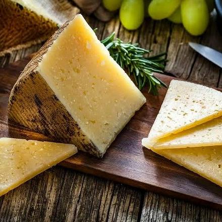 

Manchego cheese - Spanish cheese - 200gr