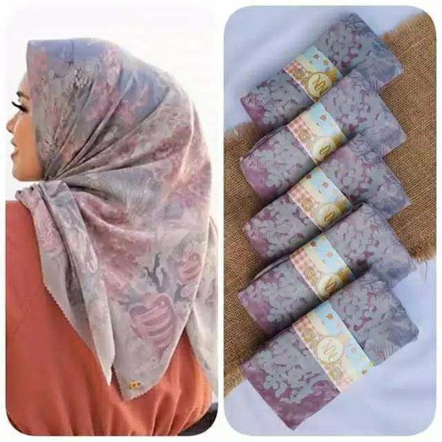 HIJAB SEGI EMPAT MOTIF KATUN VOAL 115 X 115