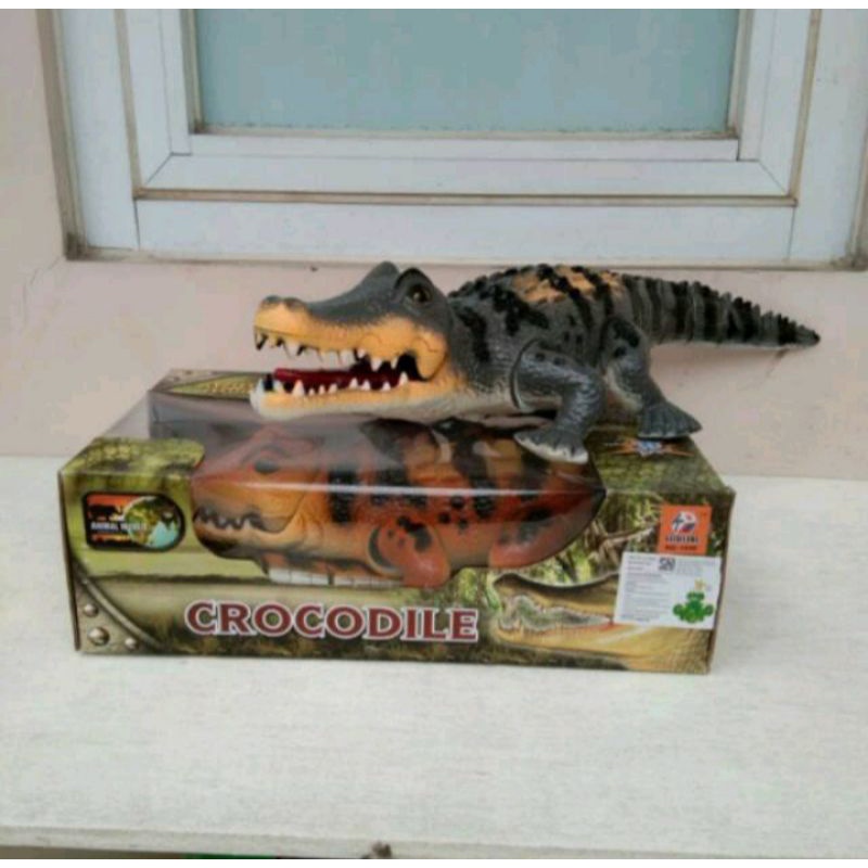 Mainan Buaya Besar Jalan Suara Baterai