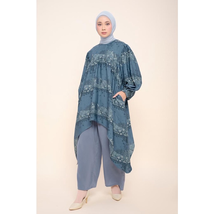 ZM Zaskia Mecca - Yasmin Navy Tunik Romansa Khatulistiwa Bunga Simpur