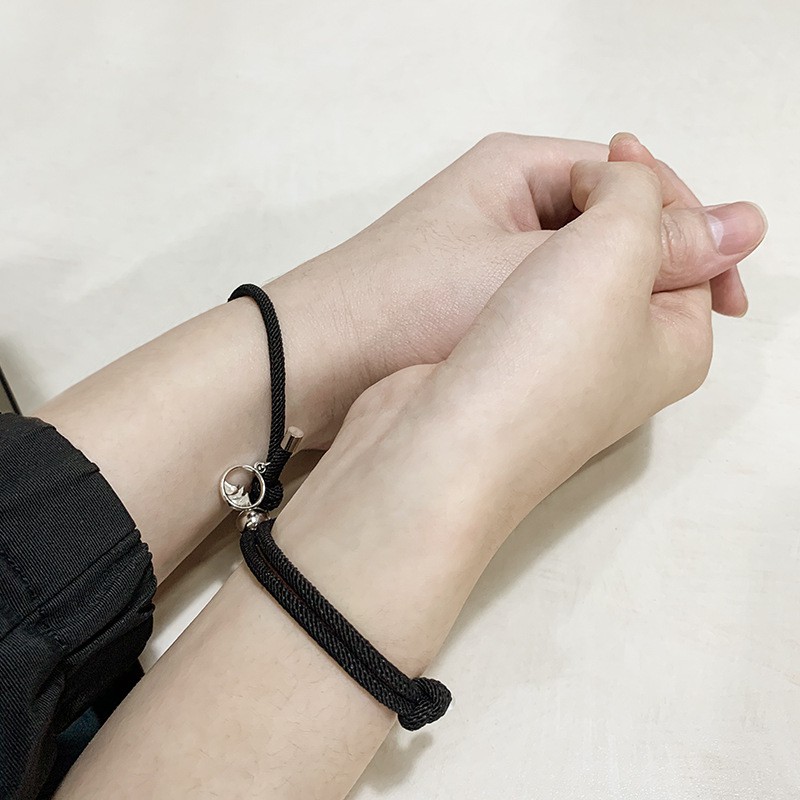 2PCS/Pair（1 Sepasang）Gelang tali Buatan model kepang dengan magnet gelang couple pasangan bracelet persahabatan hitam tangan wanita dan pria gelang inisial