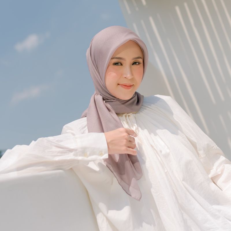 Paris Premium Hijab Segi Empat Basic Jahit Tepi | Segi Empat Paris Premium