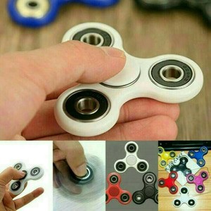 Mainan Hand Toys Spinner Tengah Besi Termurah.