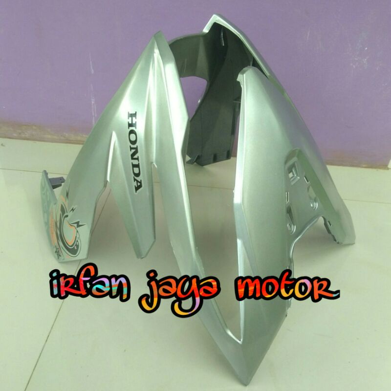 Tameng dasi body depan Honda beat ECO ESP beat Street  silver doff