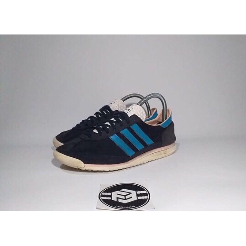Sepatu Adidas sl72 second