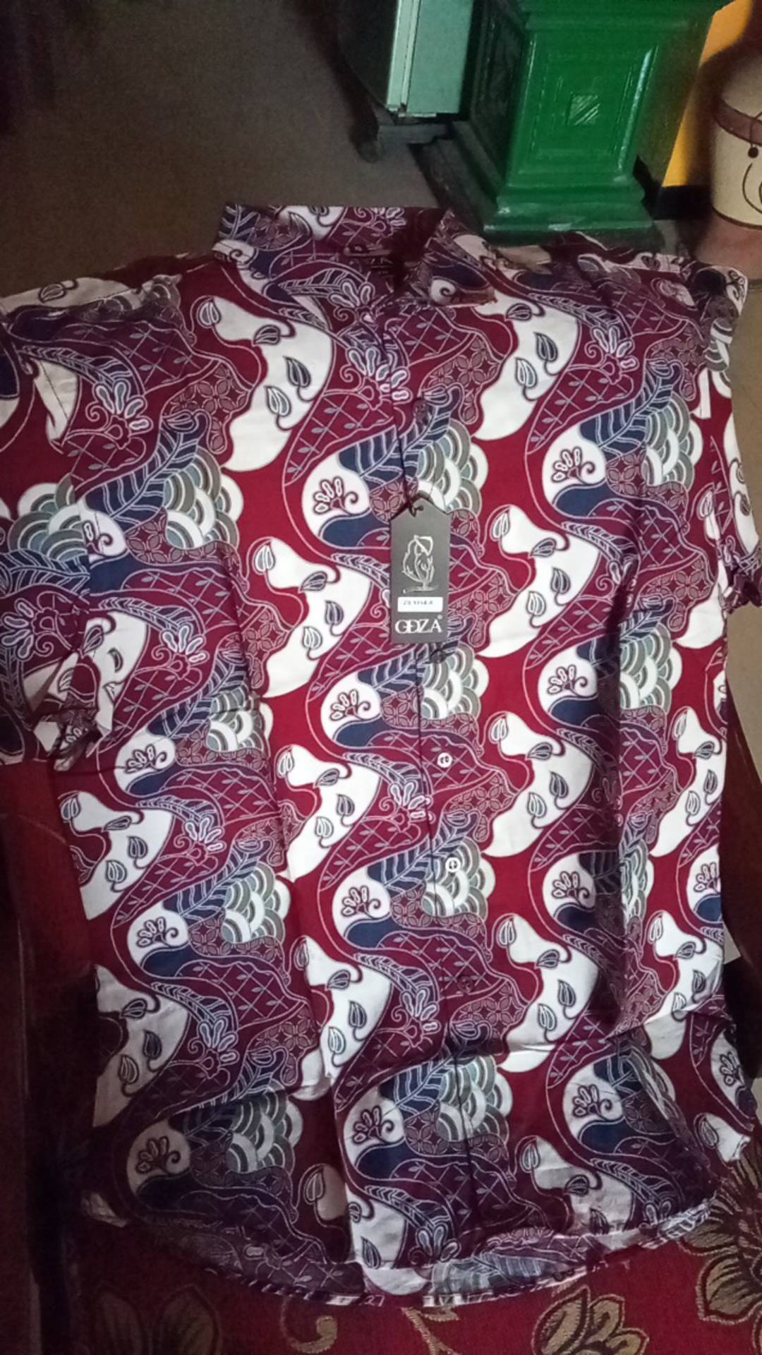 Odza Batik Slimfit Lengan Pendek Model Terkini Pria Solo Modern Dauganan