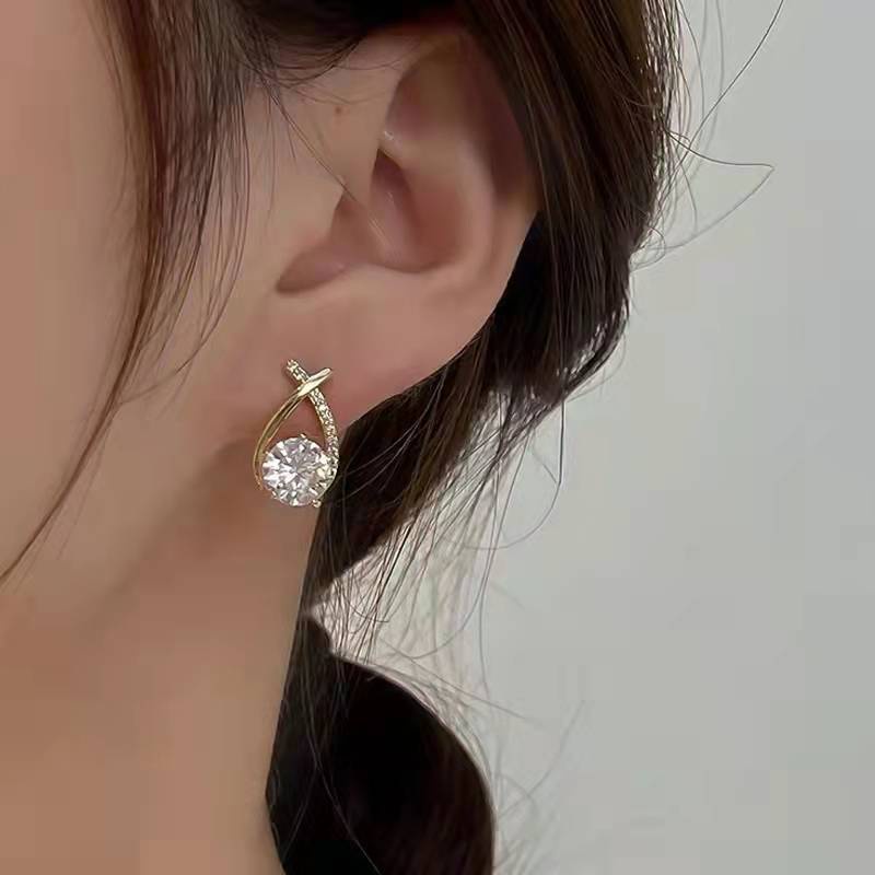 Anting Tusuk Wanita Desain Salib hollow Hias Berlian Gaya Korea Untuk Pesta