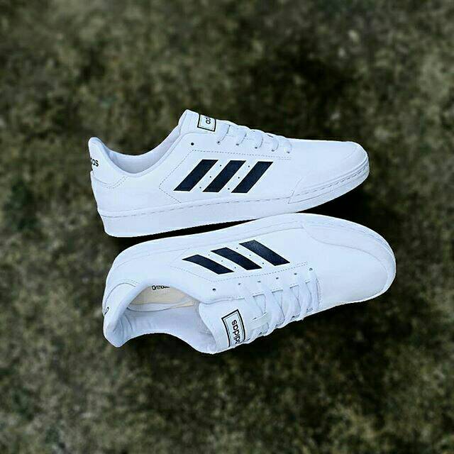 adidas court 70s black