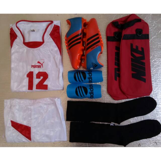 Set lengkap bola anak(baju celana sepatu kaos kaki tas dekker) size 33-34-35
