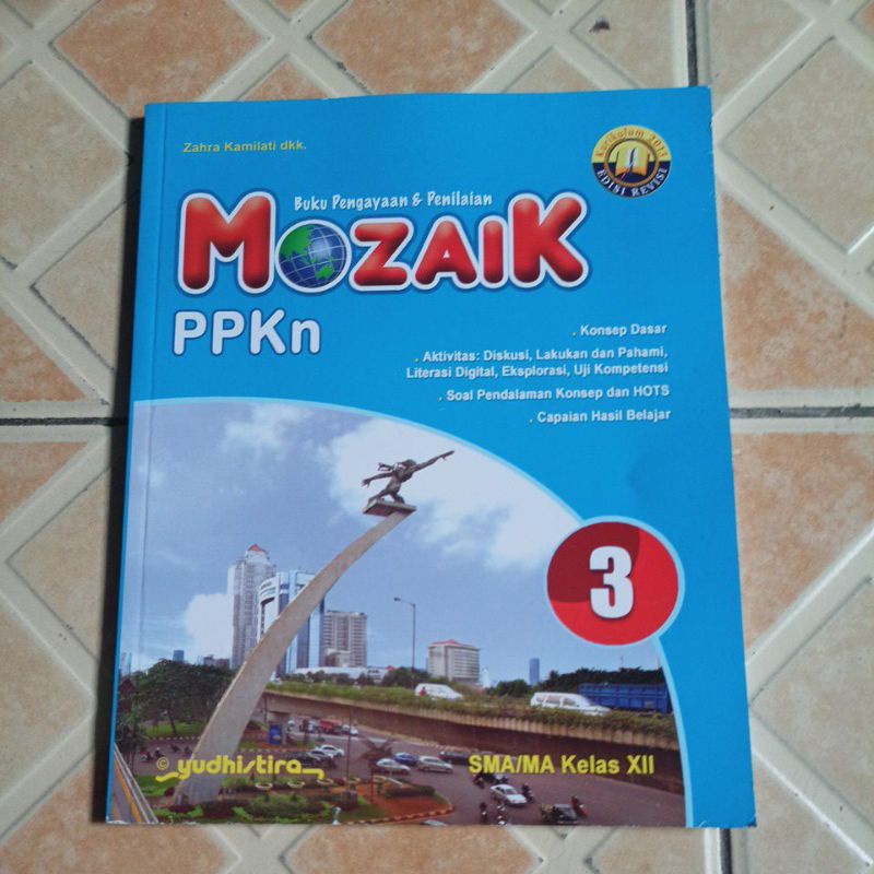 Buku mozaik PPKn untuk SMA kelas XII penerbit Yudhistira