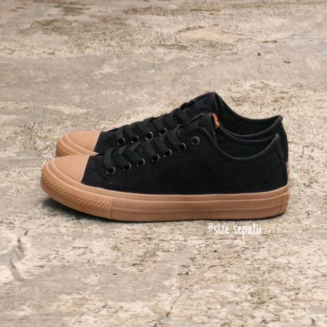 converse black gum bottom