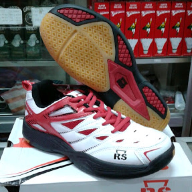 Sepatu rs sirkuit 572