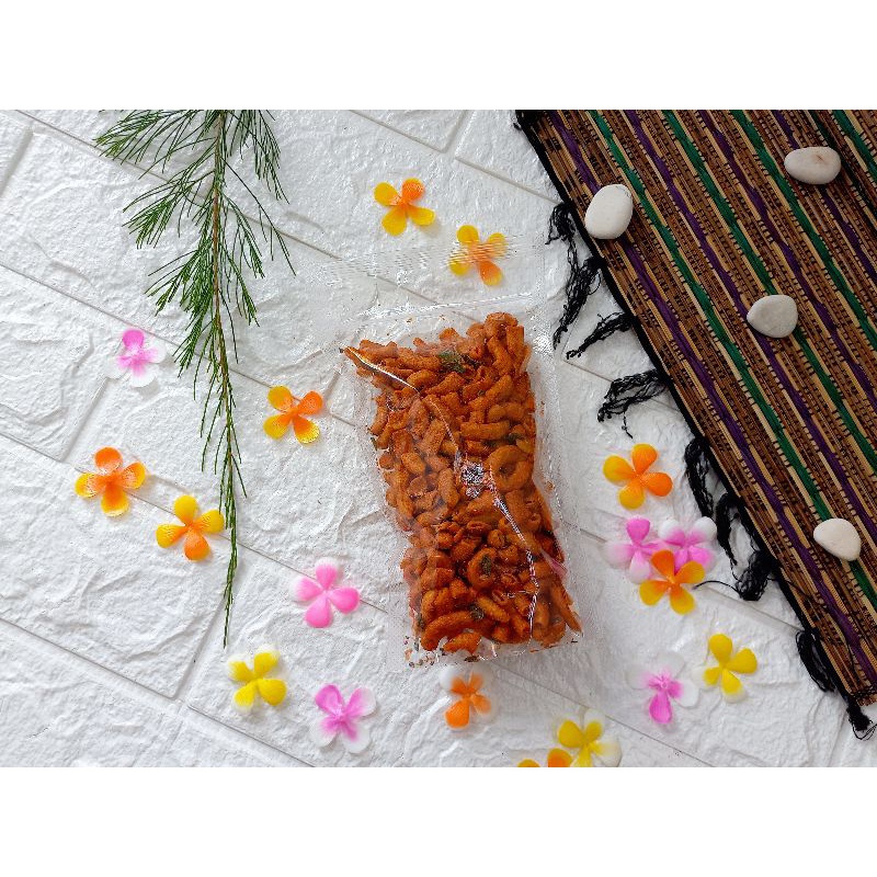 

Makaroni pedas daun jeruk