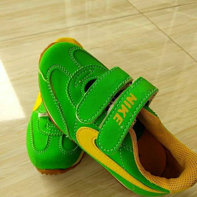 Preloved sepatu anak/preloved nike/preloved sepatu anak laki laki
