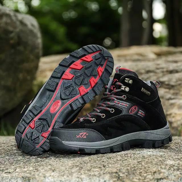 Sepatu Gunung Sepatu Outdoor SNTA 471 Black