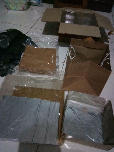 Tatakan Kotak Kue Perak Silver 20x20 (minimal 5 Pcs)