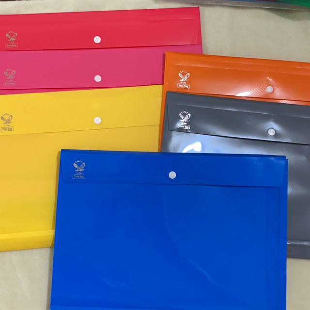 

MAP PLASTIK KANCING SNAP DATA BAG SOLID E 248 berkualitas terbaik berwarna premium