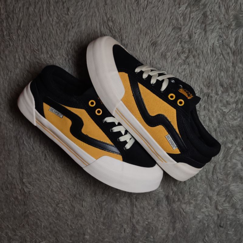 sepatu patrobas x onic yellow