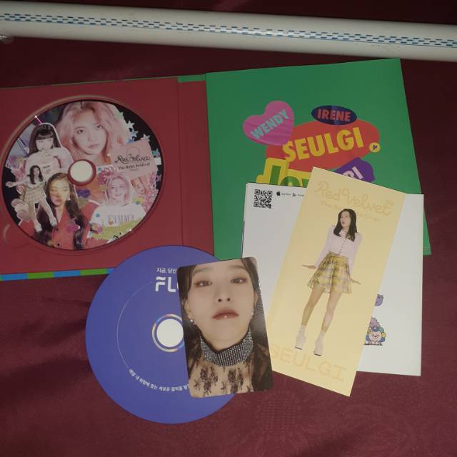ALBUM RED VELVET " Reve Festival Finale" + poster