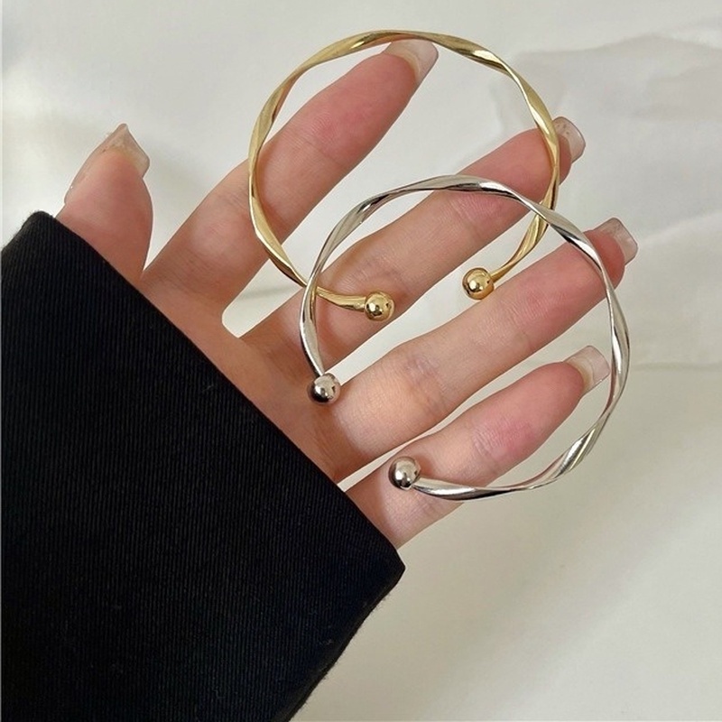 Gelang Tangan Terbuka Adjustable Motif Geometri Gelombang Warna Silver / Gold Untuk Perhiasan Wanita