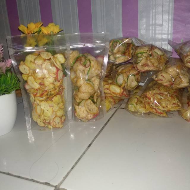 

Krupuk seblak pedas