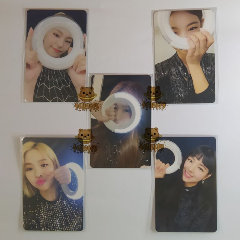 ITZY OFFICIAL LIGHTRING PHOTOCARD