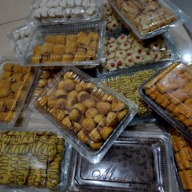 

Aneka Kue Kering / KuKer 500gr/pax