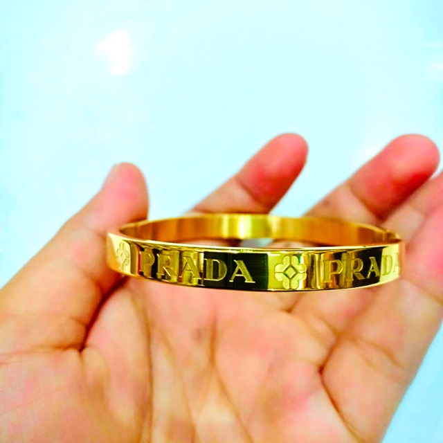 Gelang titanium / gelang PRADA- titanium/ gelang / gelang wanita