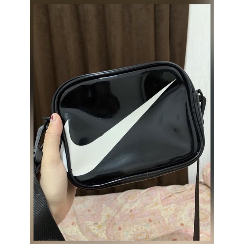 Nike sling bag original Black and white Preloved