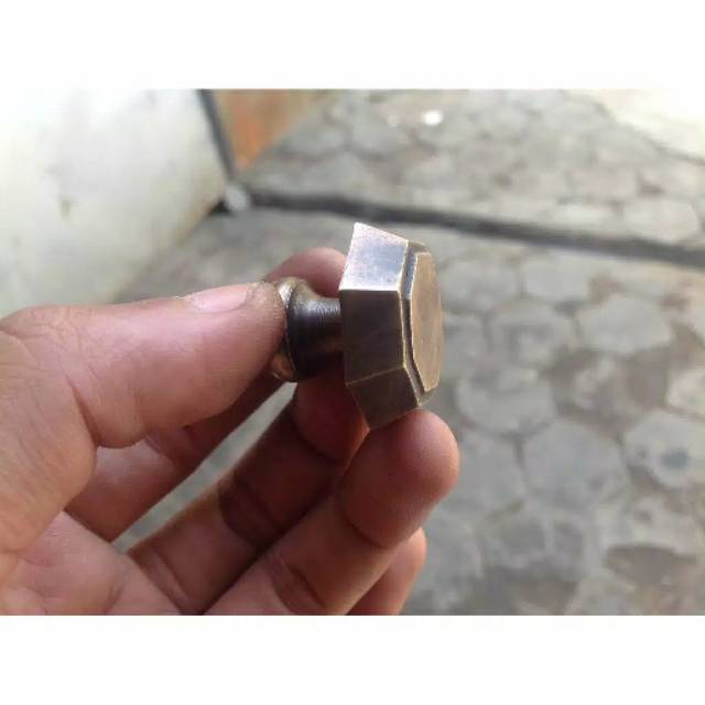 Handle / Tarikan Laci Lemari Jendela Pintu Rumah Kuningan Motif Knop Segienam 3cm