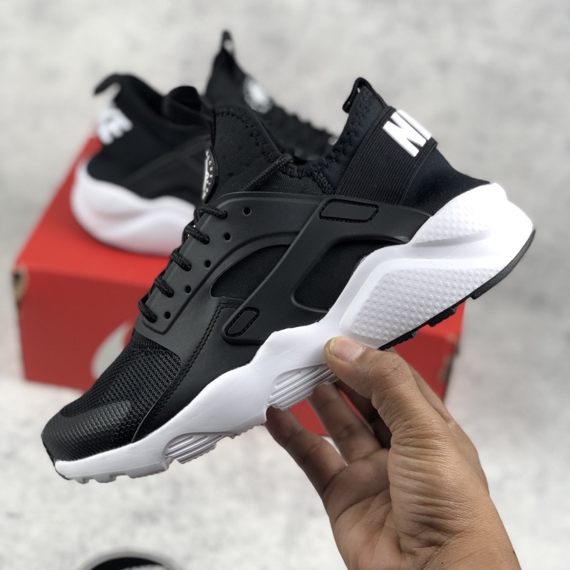 Jual Nike Air Huarache Black White Size 