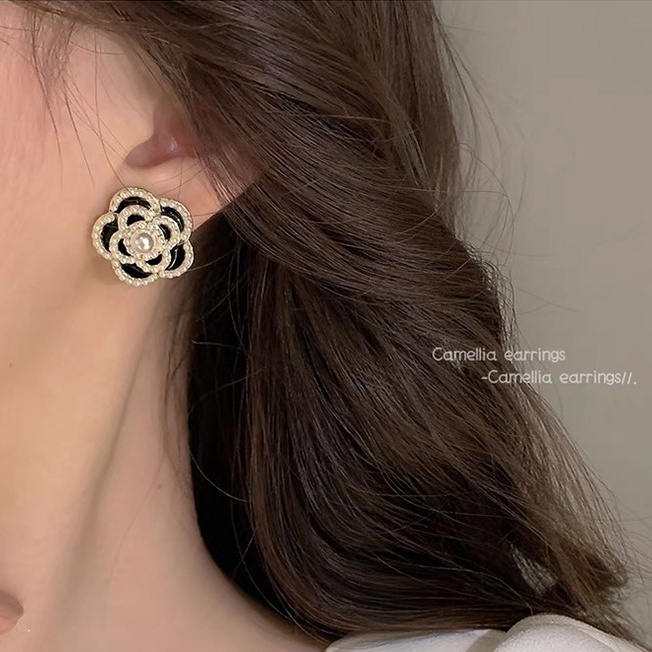 Anting Stud Hias Mutiara Warna Hijau Gaya Vintage Korea Untuk Wanita