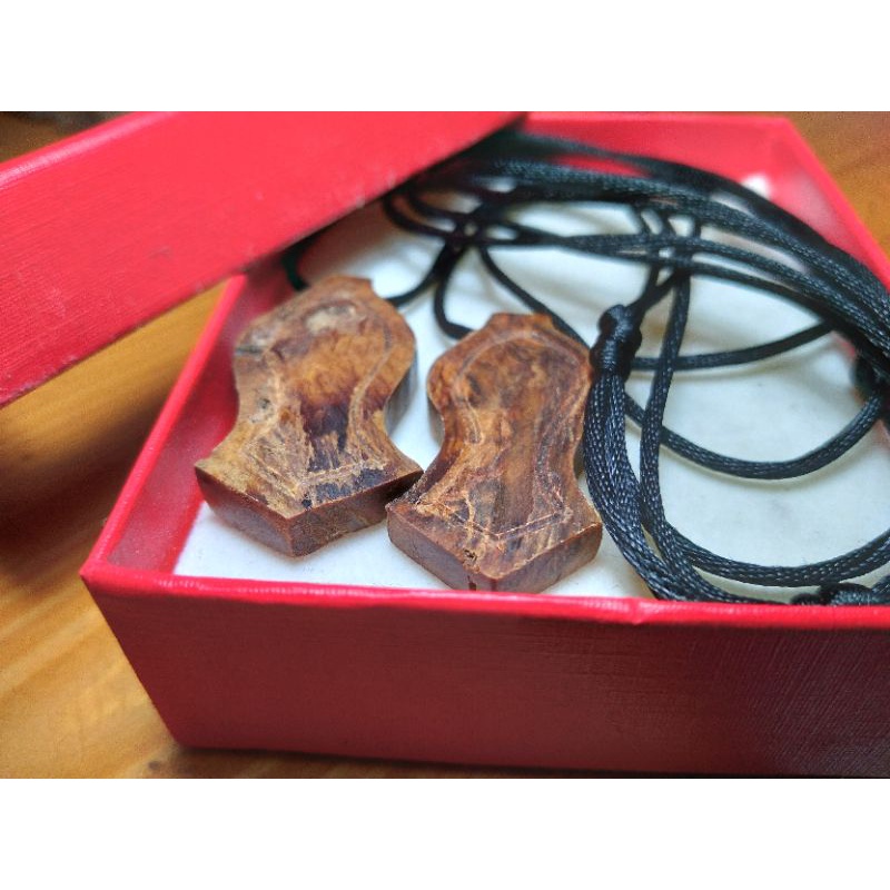 Kalung Terompah Nabi Kayu Gaharu