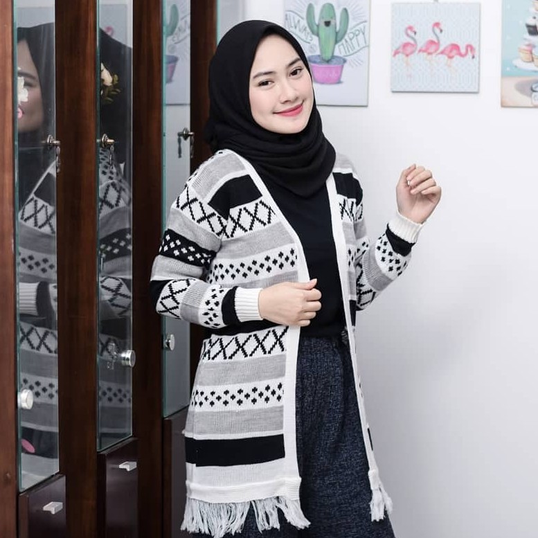 Long Hinata Cardigan Atasan Rajut Wanita Kardigan Rajut Motif Etnik Rumbai Gardigan Rajut Wanita-Putih