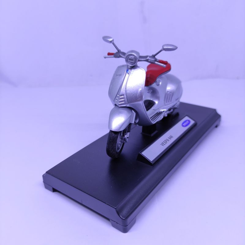 Diecast Miniatur Motor Vespa Matic 946 Welly 1:18 Mainan motor vespa murah
