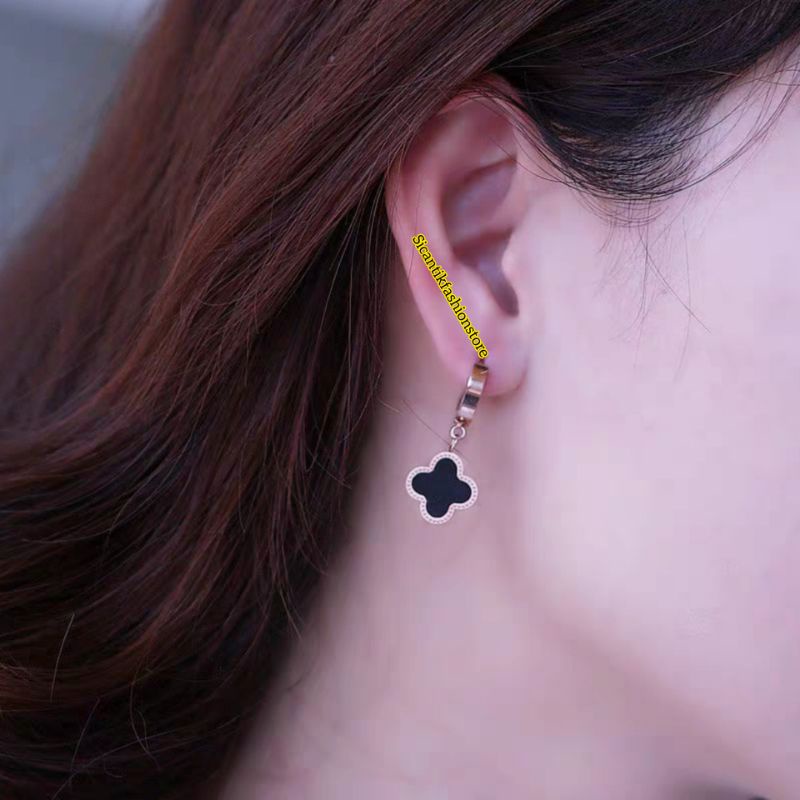 Anting Titanium Tusuk Bunga Semanggi Terlaris Anti Karat selamanya Anting Wanita Kekinian Mewah Terlaris