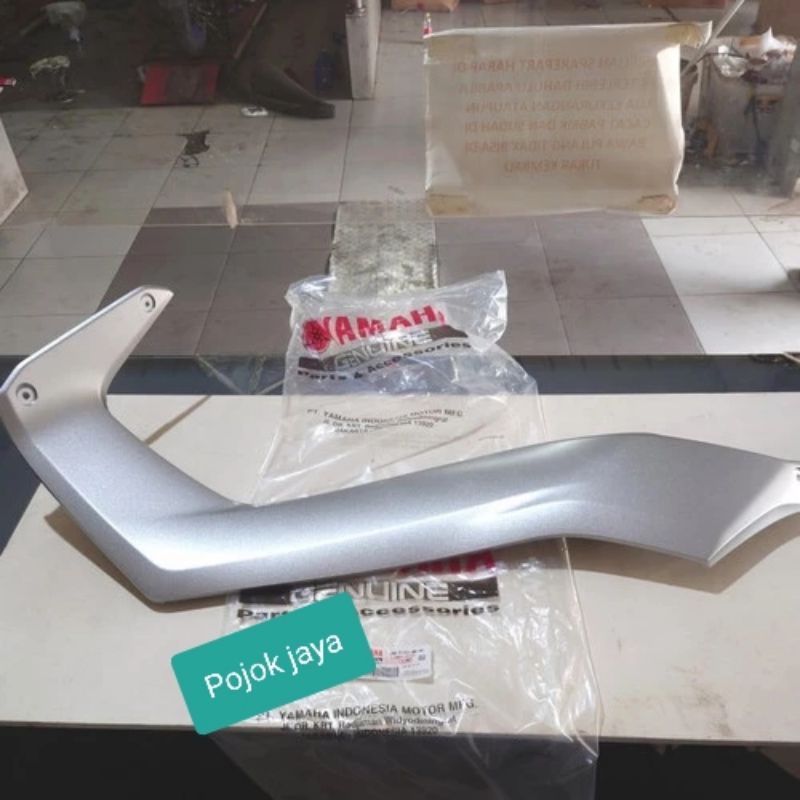 COVER SIDE BODY TENGAH DELTA BOX NEW NMAX KIRI SILVER B6H-P1